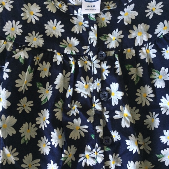 Cute baby girl outfit Old Navy size 0-3M - Picture 2 of 3